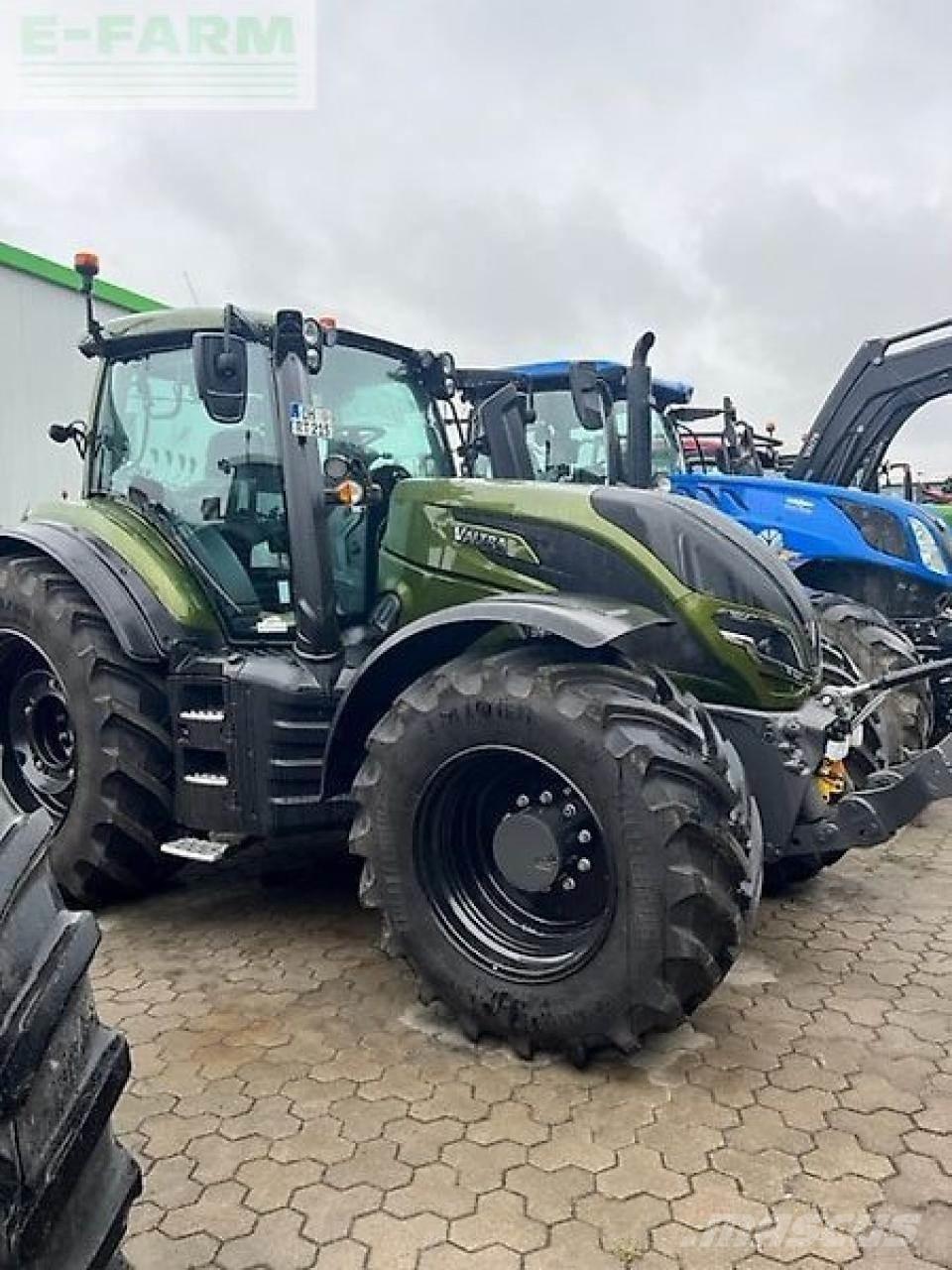 Valtra t215a Tractoare