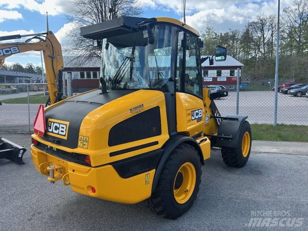 JCB 407 Incarcator pe pneuri