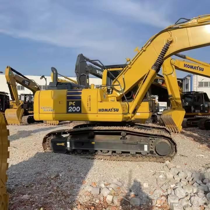 Komatsu PC200-8 Excavatoare pe șenile
