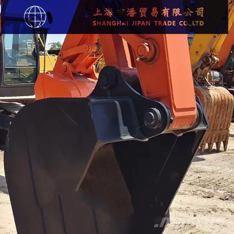 Hitachi ZX 210 Excavatoare pe șenile
