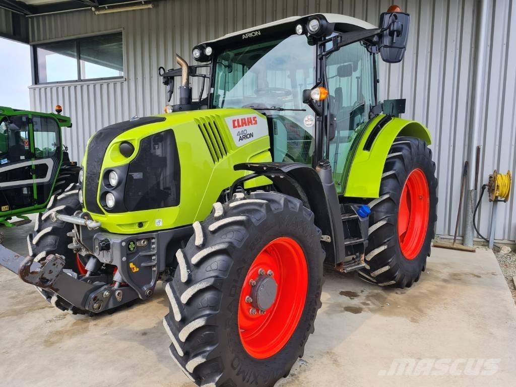 CLAAS Arion 440 CIS Tractoare