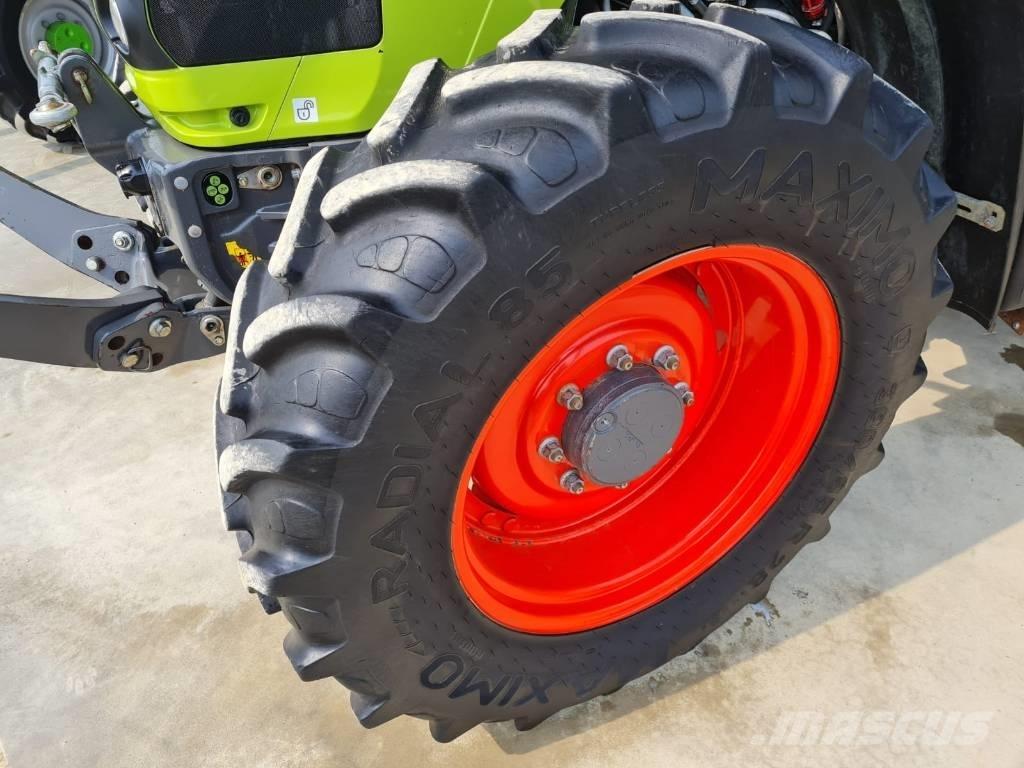 CLAAS Arion 440 CIS Tractoare