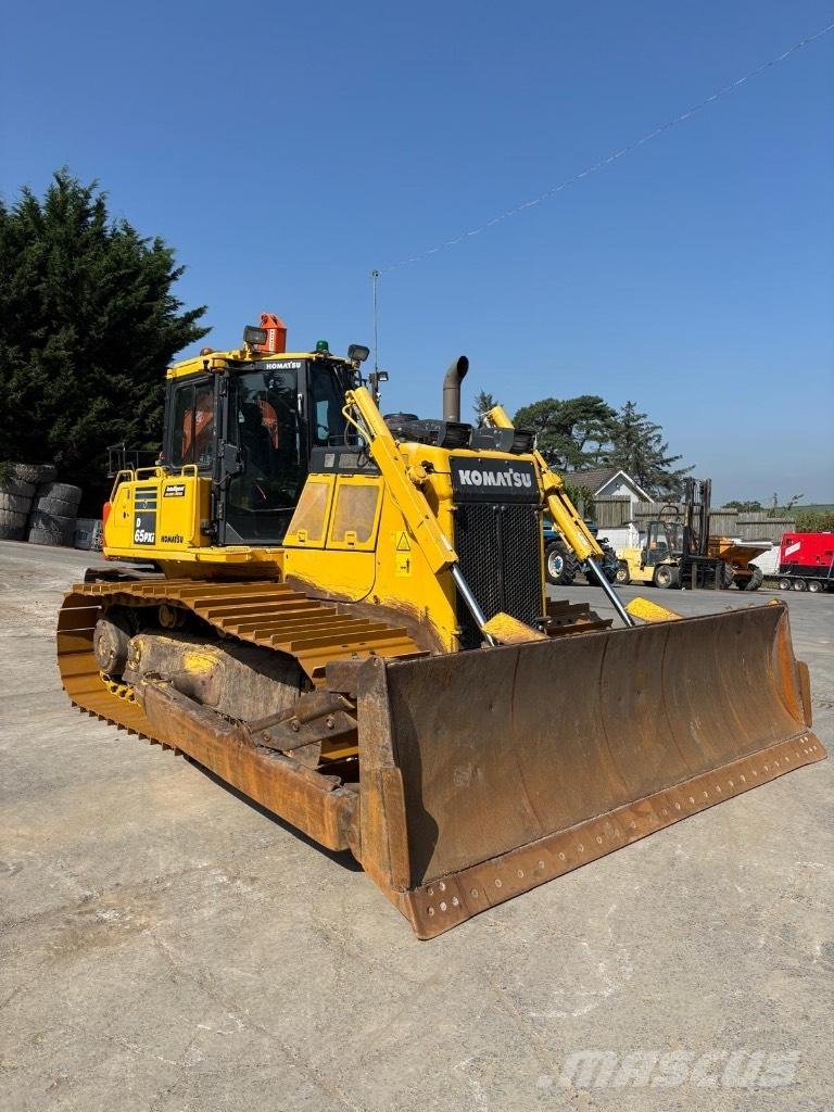 Komatsu D 65 PXi-18 Buldozere pe senile