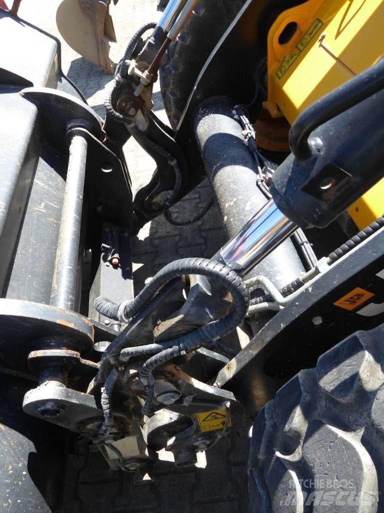 JCB 417 HT Incarcator pe pneuri