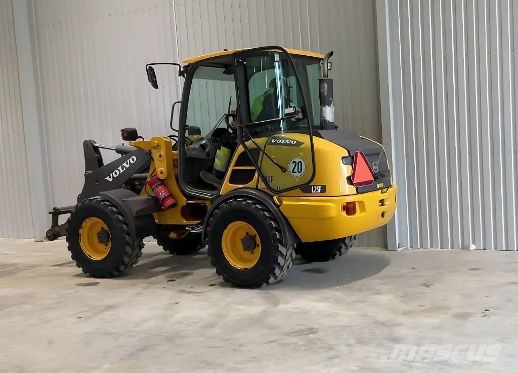 Volvo L 25 F Incarcator pe pneuri