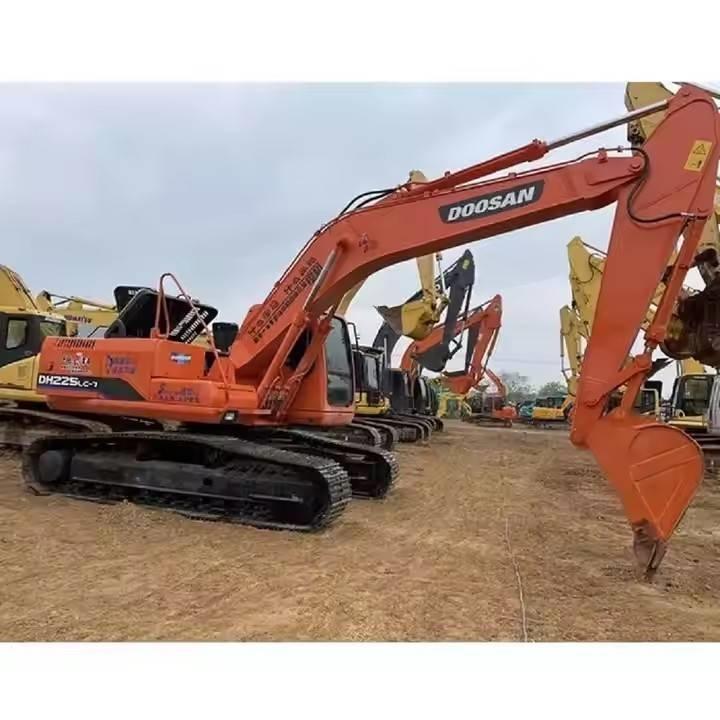 Doosan DH 225 Excavatoare pe șenile
