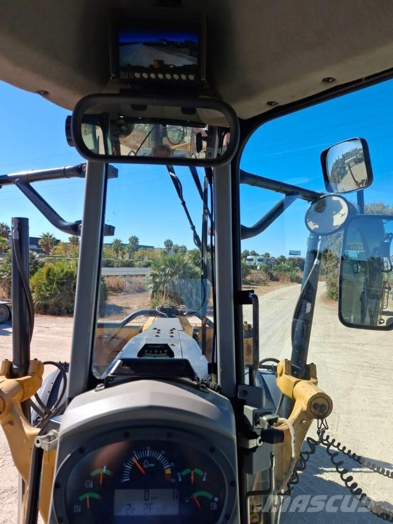 CAT 120 M 2 AWD Gredere