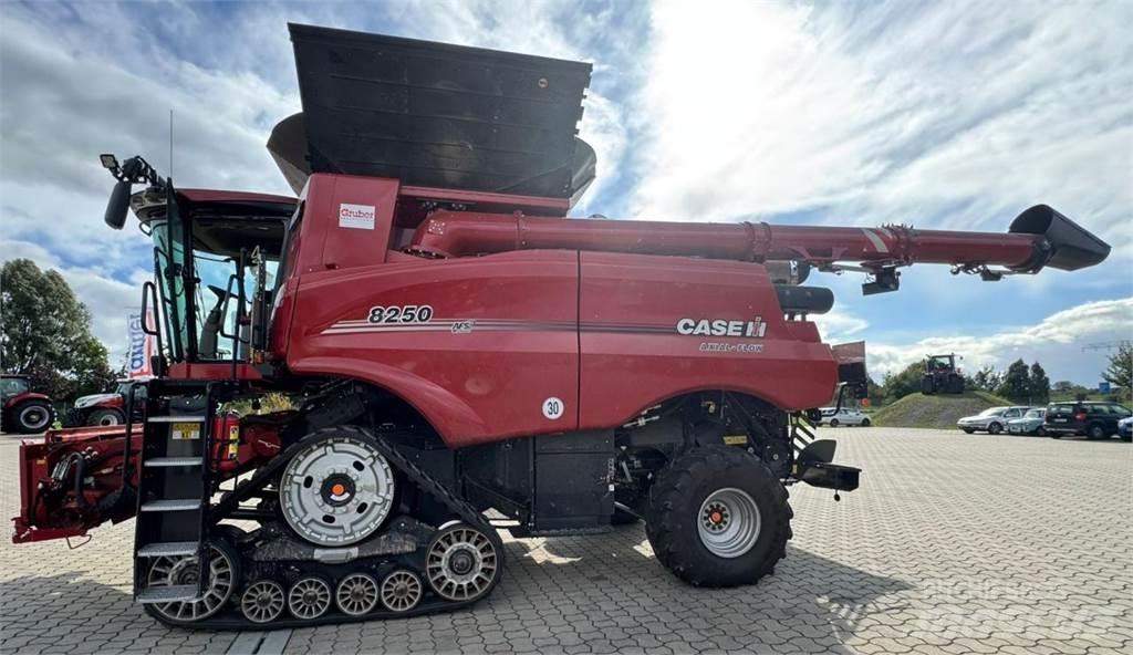 Case IH AF 8250 Combine de secerat