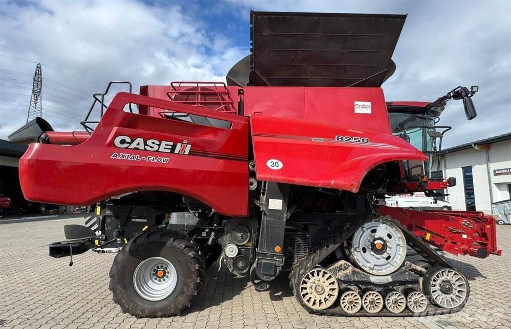 Case IH AF 8250 Combine de secerat