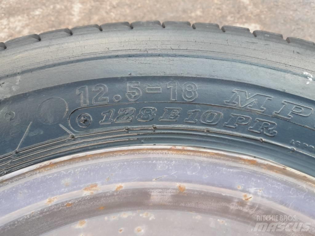 Dunlop 12,5-18 Hjul Roti
