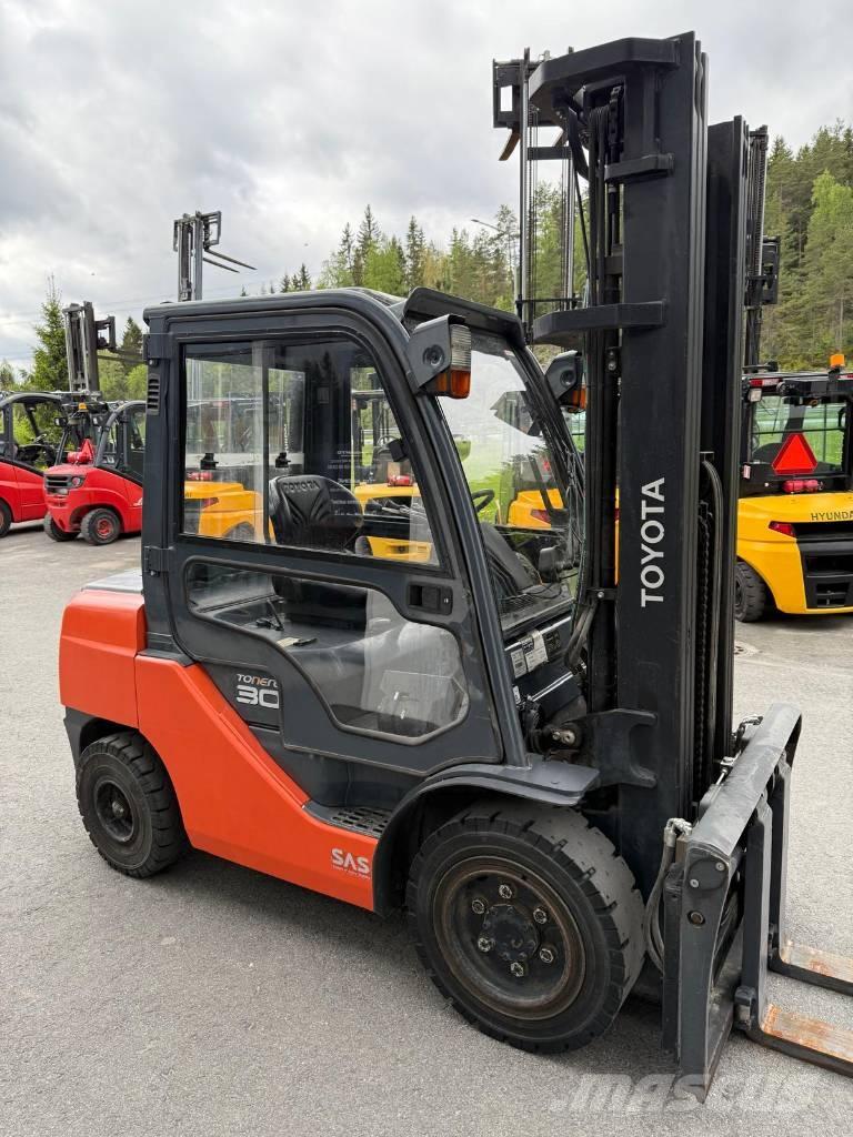 Toyota 02-8 FDF 30 Stivuitor diesel