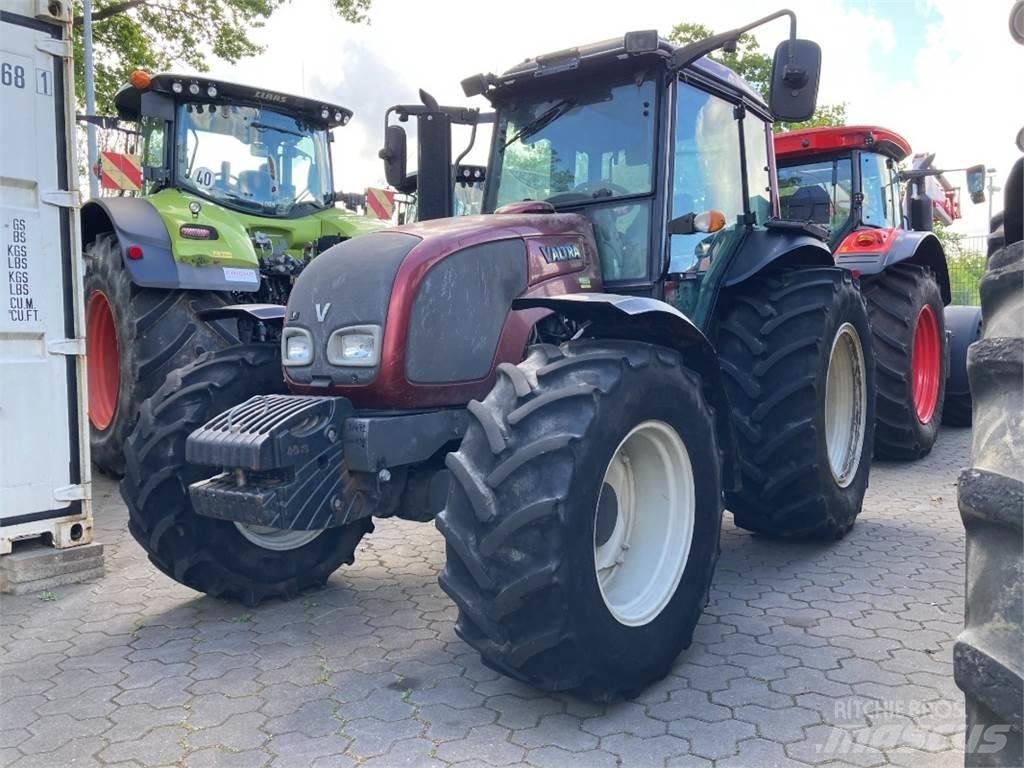 Valtra A93 Hi Tech Tractoare