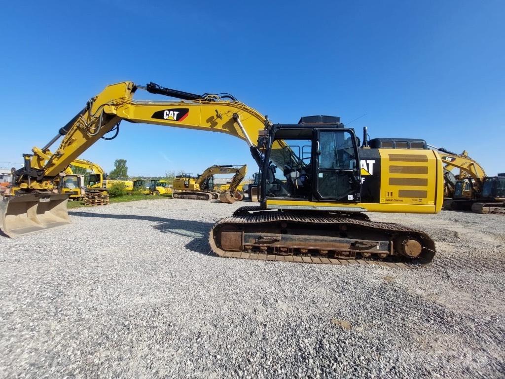 CAT 326 F L Excavatoare pe șenile

