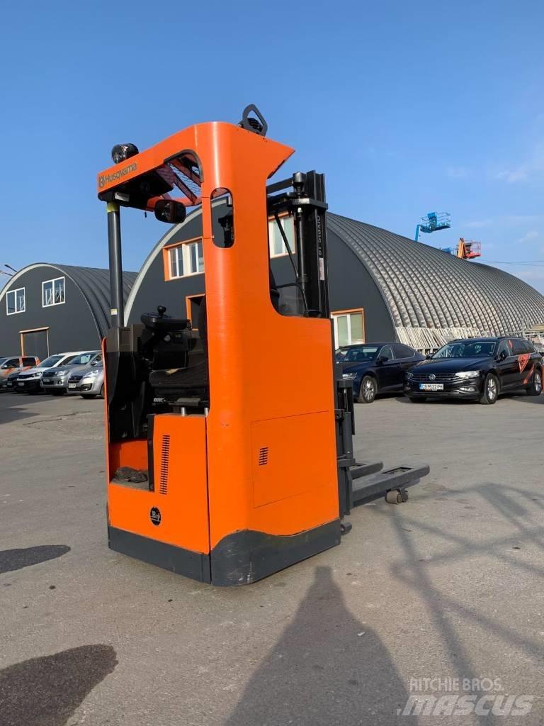 BT SRE 135 L Transpaleti autopropulsanti