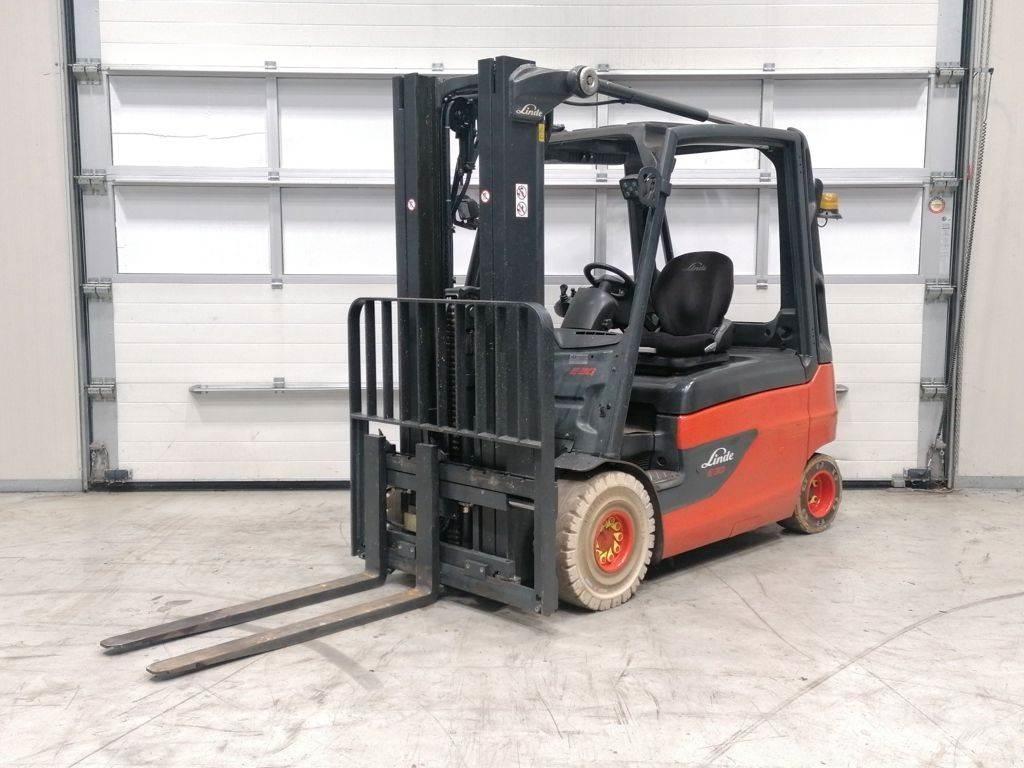 Linde E30L-01 Stivuitor electric