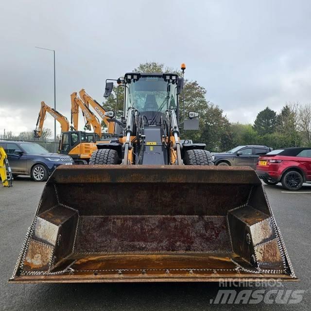 CASE 621GXT Incarcator pe pneuri