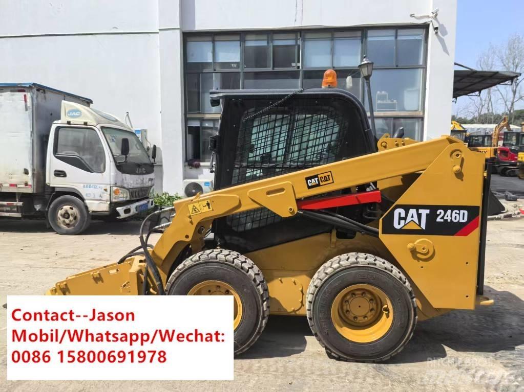 CAT 246 D Mini incarcator