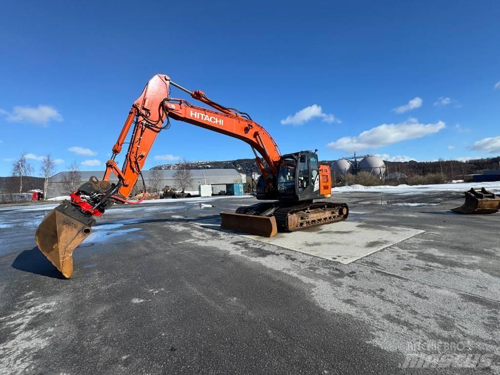 Hitachi ZX 225 US Excavatoare pe șenile
