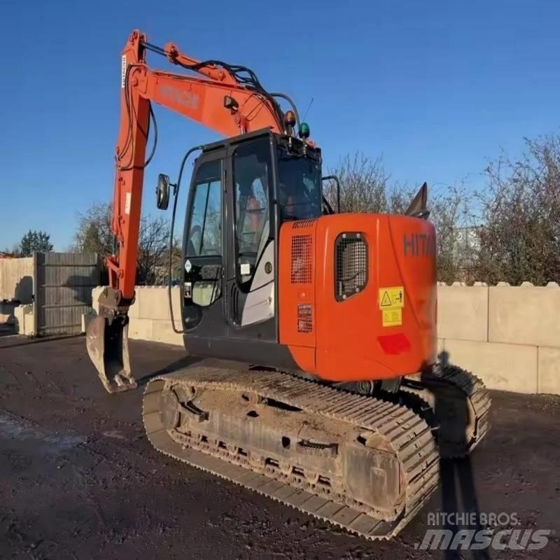 Hitachi ZX 135 Excavatoare pe șenile
