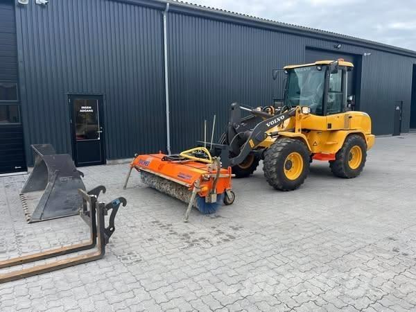 Volvo L 30 G Incarcator pe pneuri