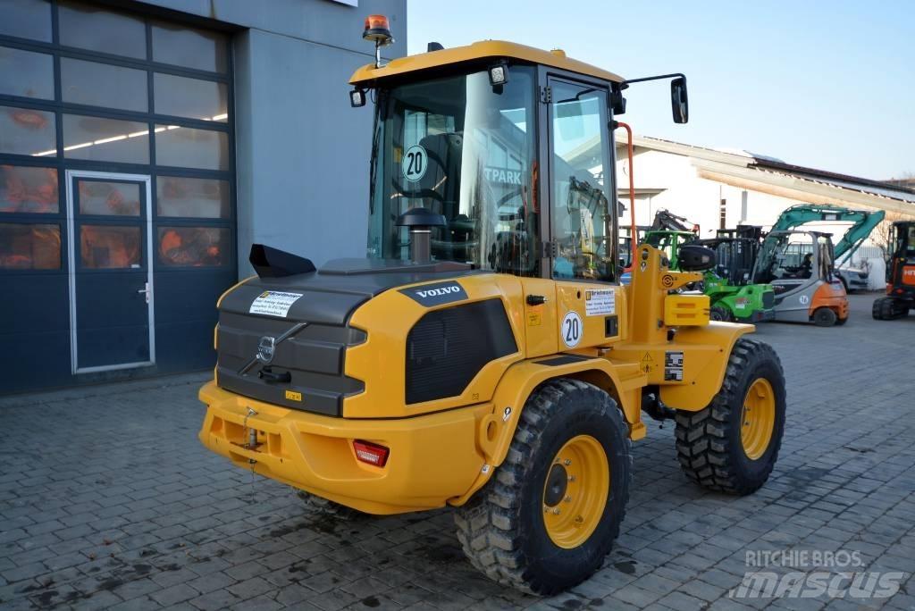 Volvo L 30 H Incarcator pe pneuri