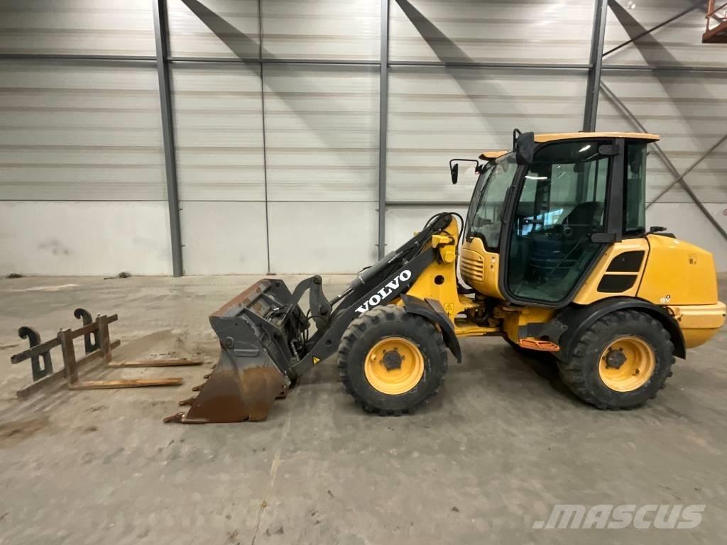 Volvo L 25 F Incarcator pe pneuri