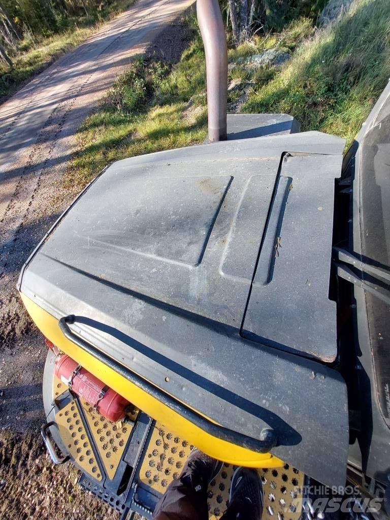 Ponsse ERGO 8W Combine forestiere