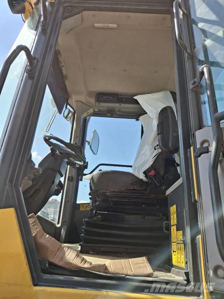 Komatsu WA 380-8 Mini incarcatoare