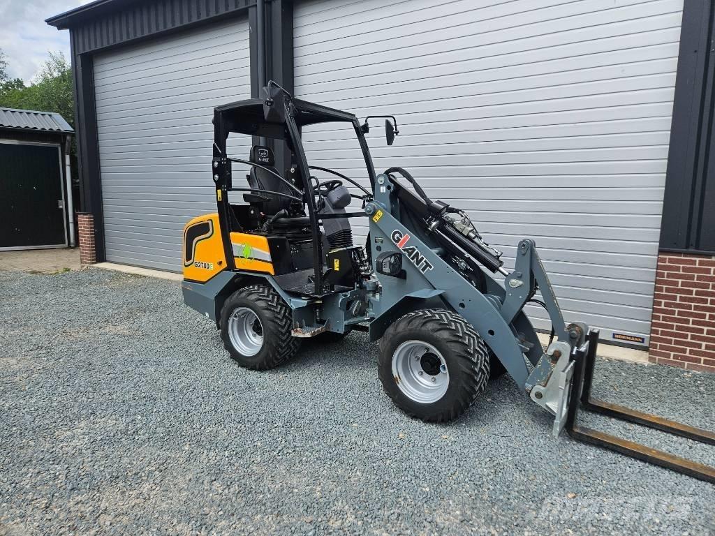 GiANT G 2700 E Incarcatoare multifunctionale