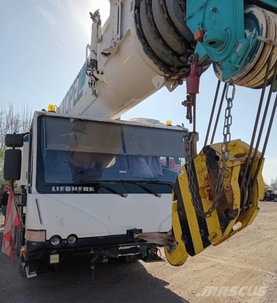 Liebherr LTM 1060-2 Macara pentru orice teren
