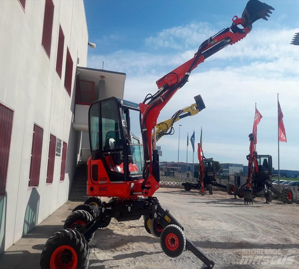 Euromach R25 Excavator amfibiu