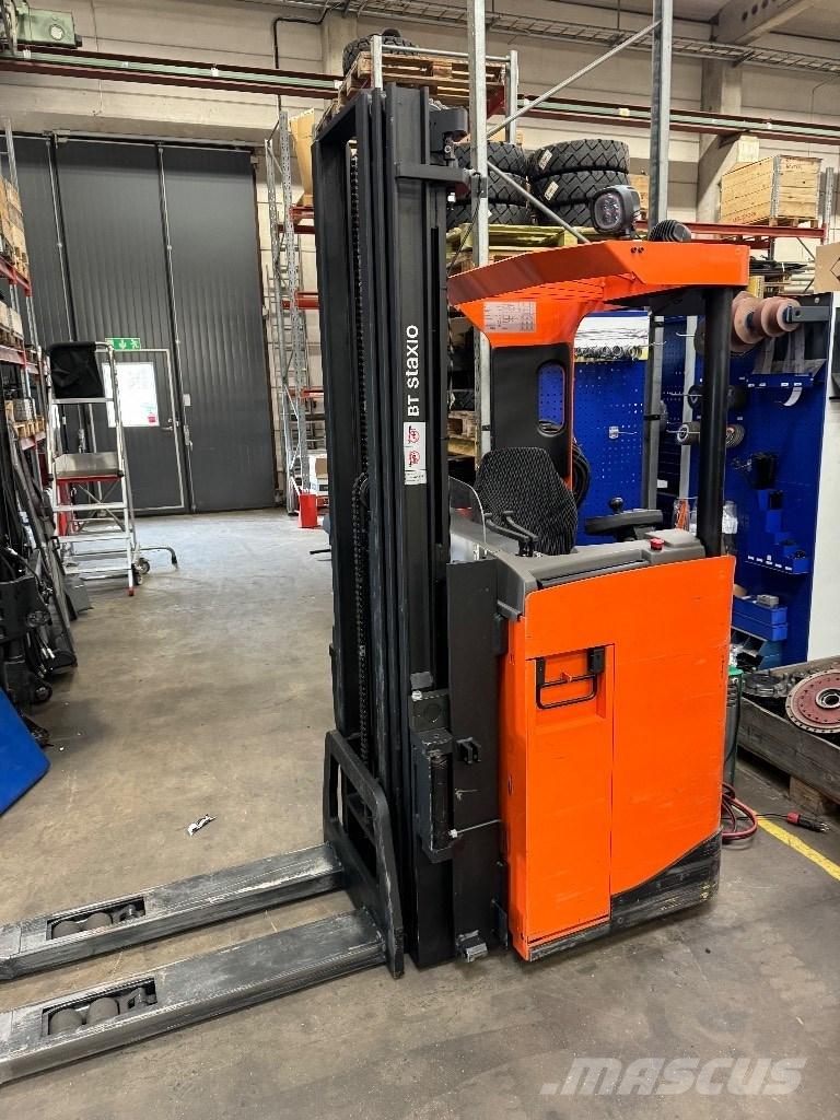 Toyota SRE135L Transpaleti autopropulsanti