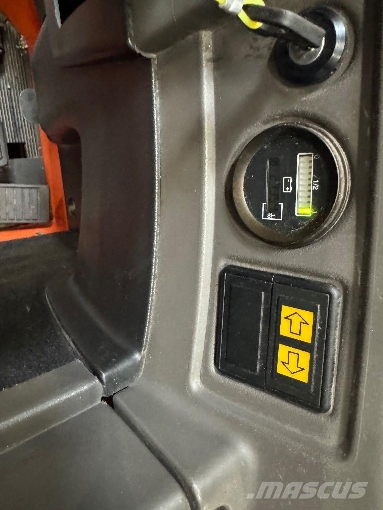 Toyota SRE135L Transpaleti autopropulsanti