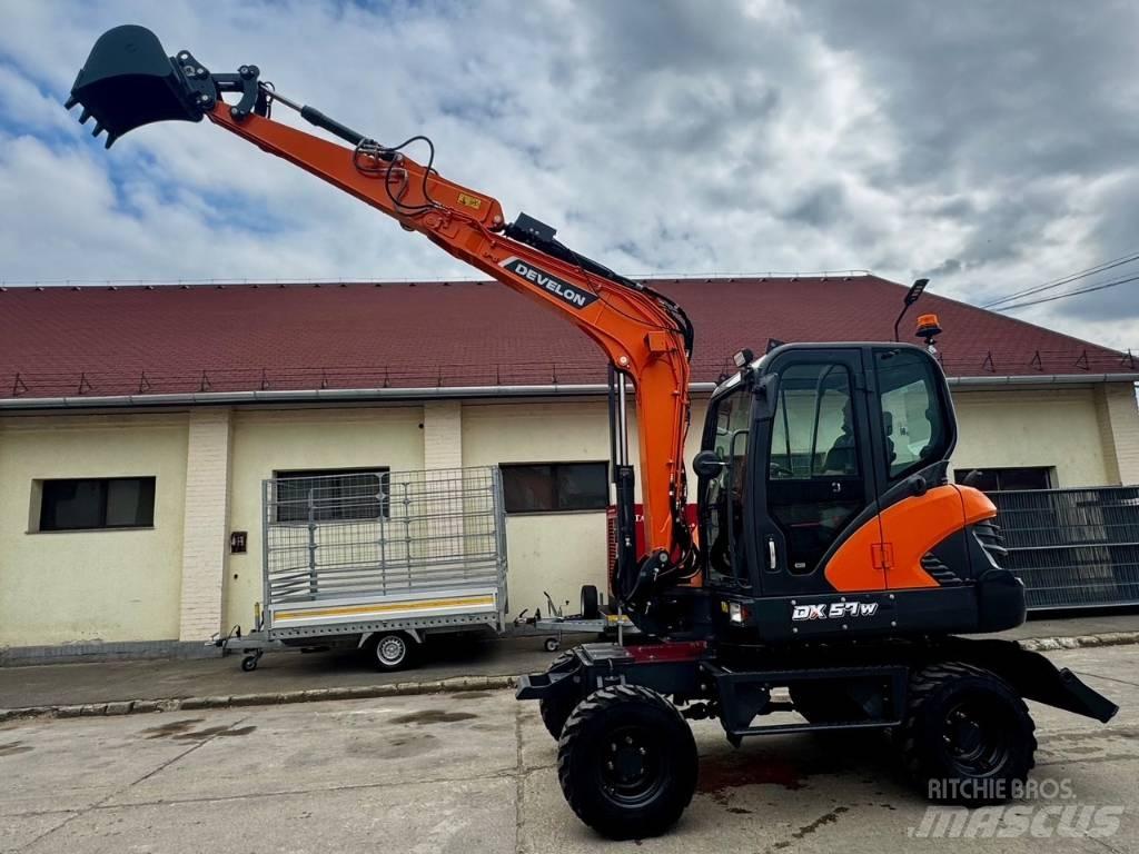 Develon DX 57 W-7 Excavatoare cu roti