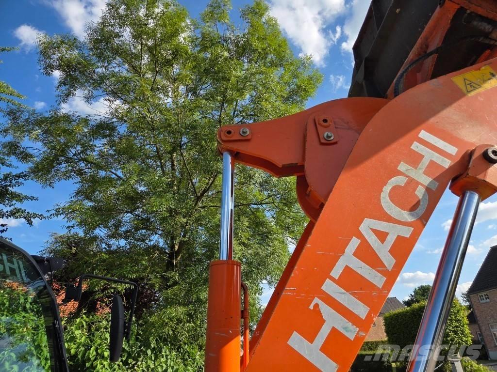 Hitachi ZW 75 Incarcator pe pneuri