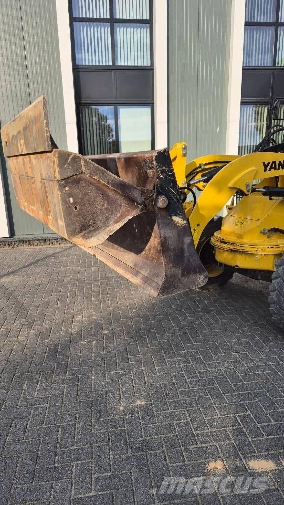 Yanmar V70s Incarcator pe pneuri