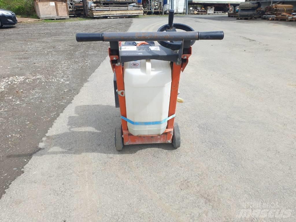Husqvarna FS 400 LV Utilaje construcții - Altele