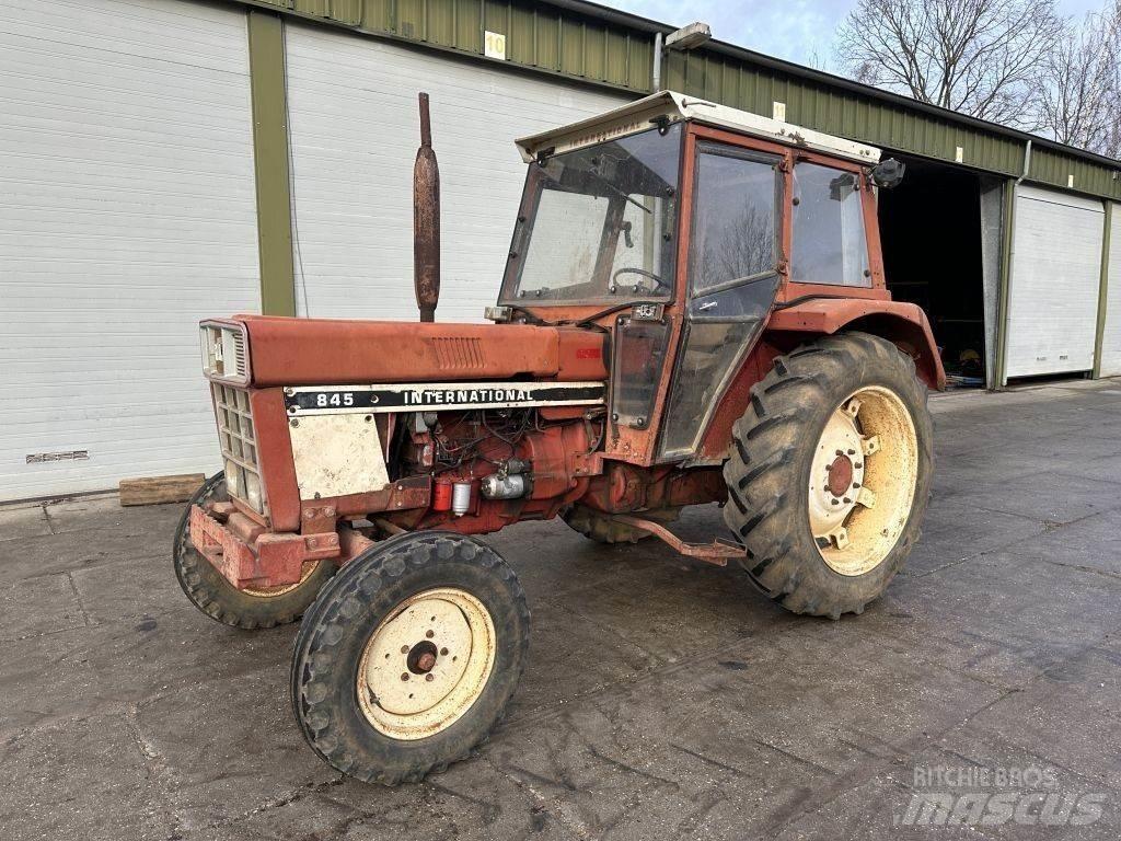 International 845 Tractoare