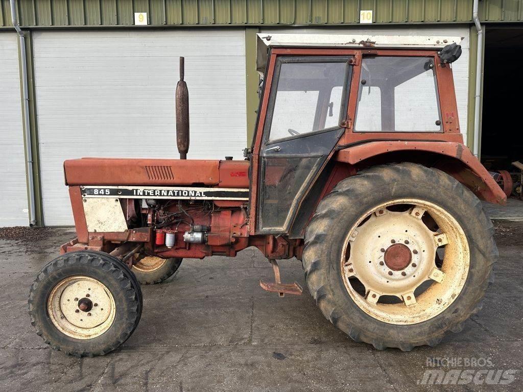 International 845 Tractoare