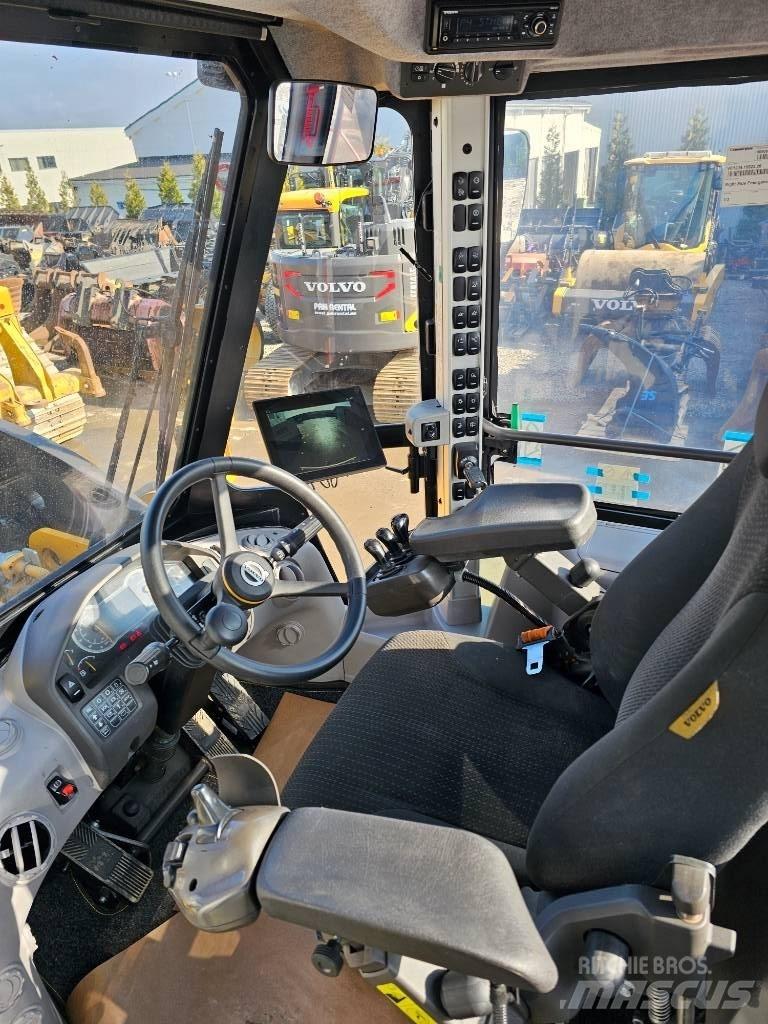 Volvo L260H Incarcator pe pneuri