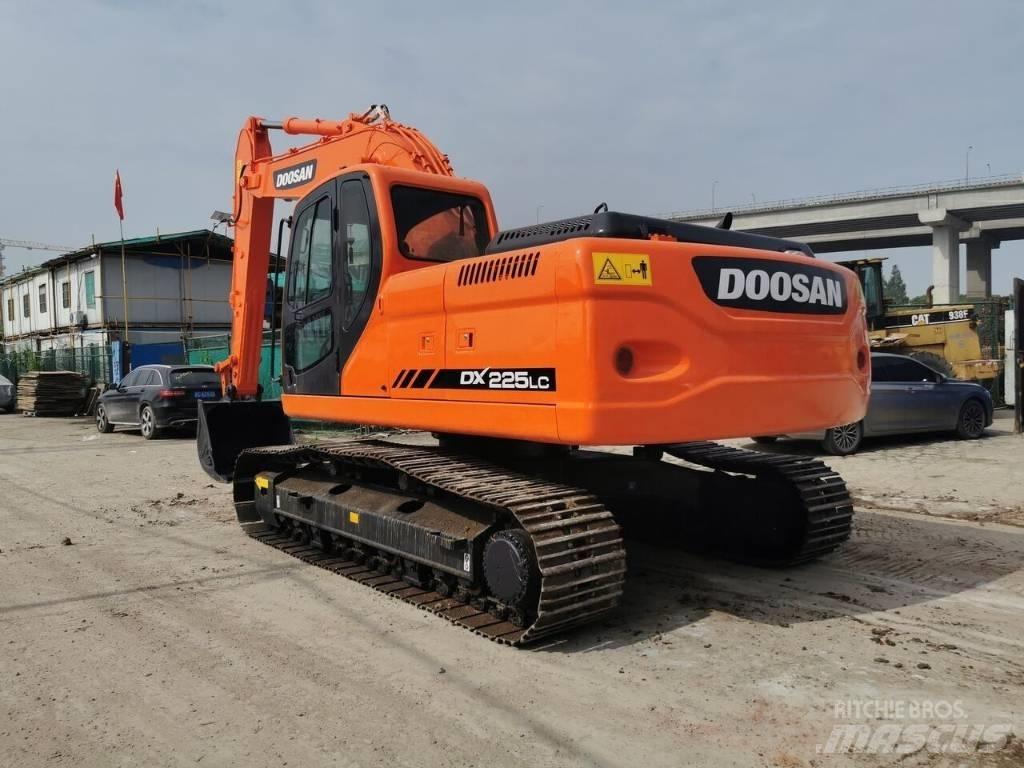 Doosan DX 225 LC Excavatoare pe șenile
