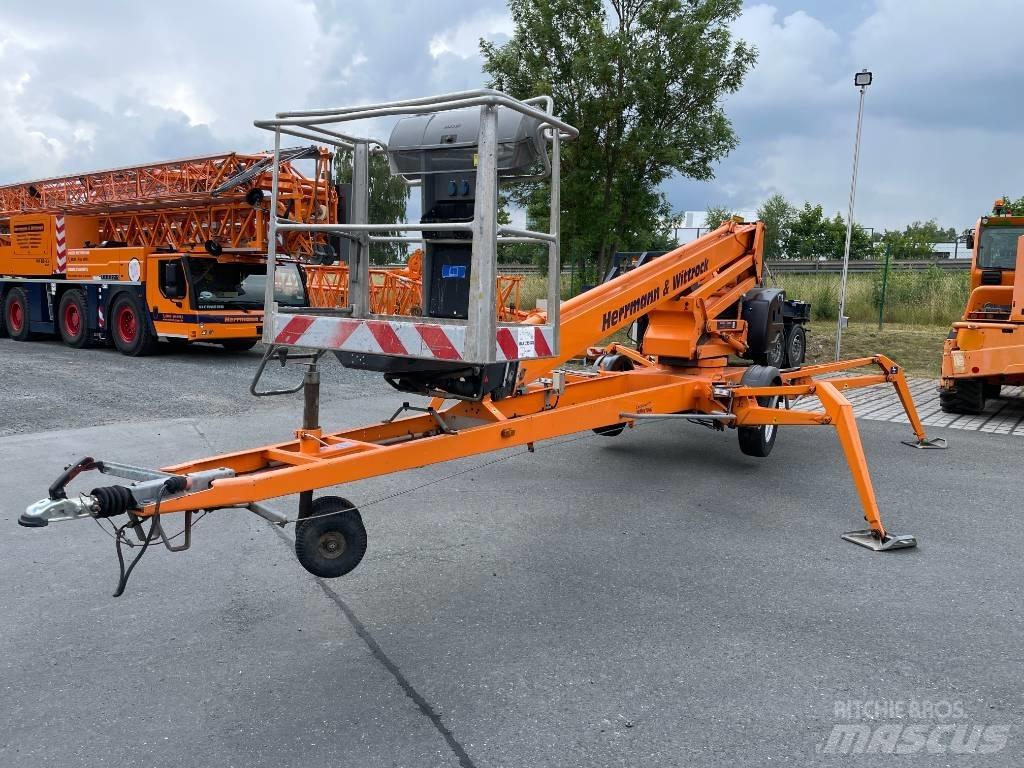 Dinolift 210 XT Platforme aeriene montate pe remorca