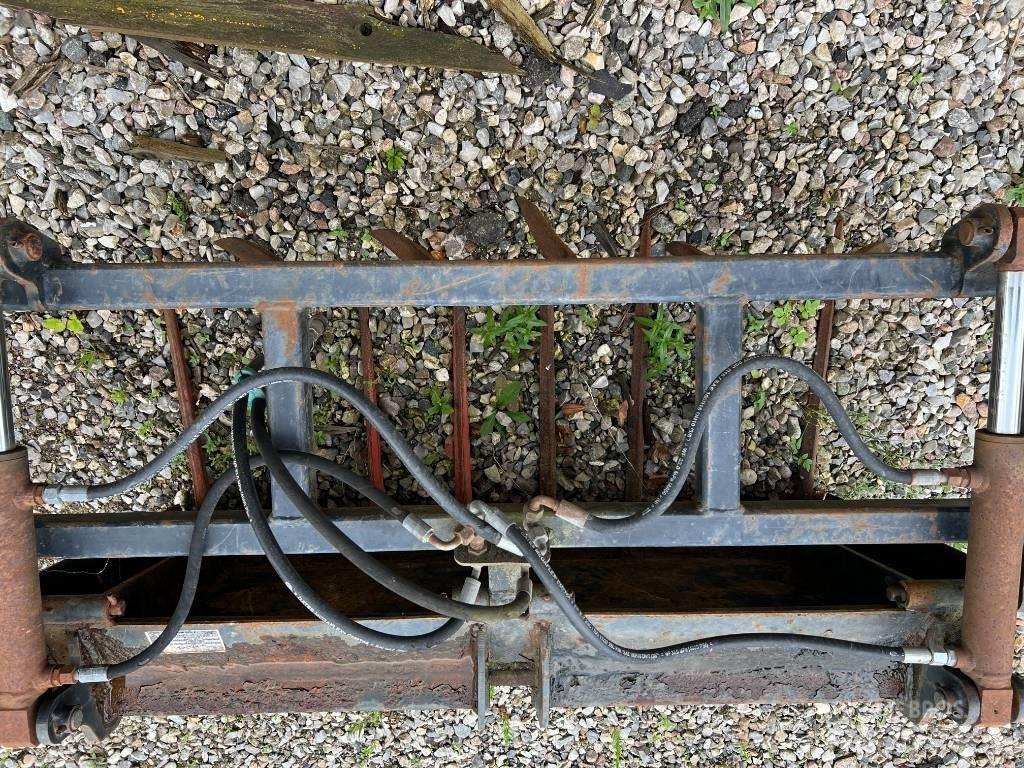 Schäffer HL Alte masini si accesorii pentru încarcat si sapaturi