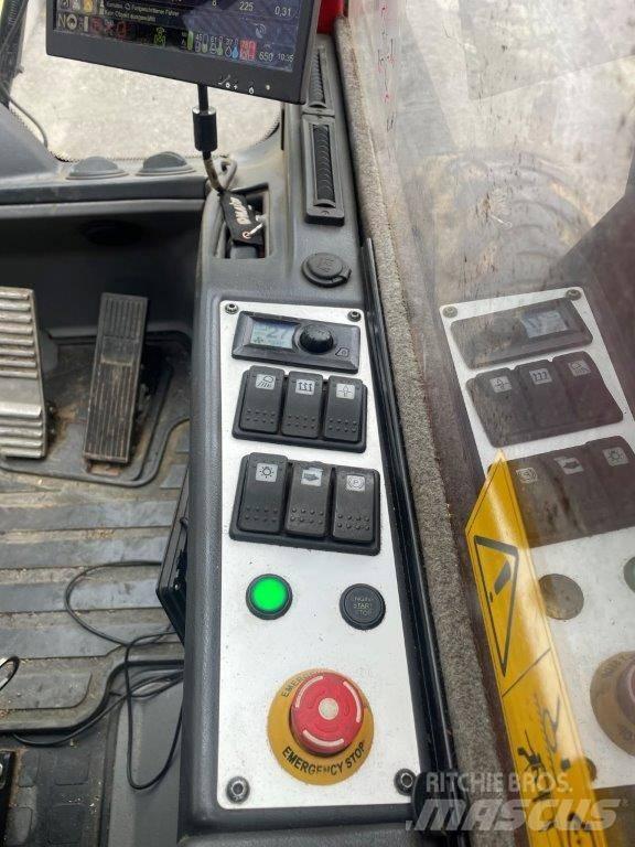 Komatsu 931 XC Combine forestiere
