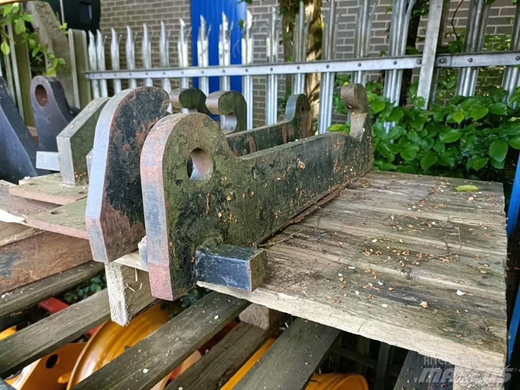 JCB WELD ON BRACKETS Alte masini si accesorii pentru încarcat si sapaturi