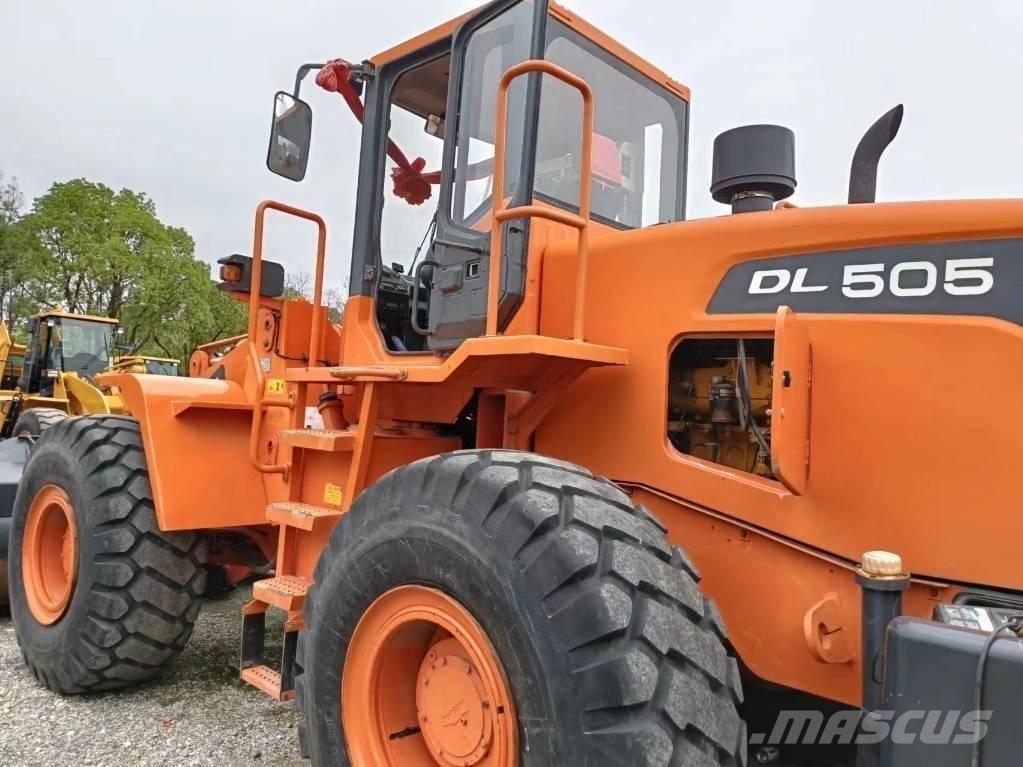 Doosan DL505 Incarcator pe pneuri