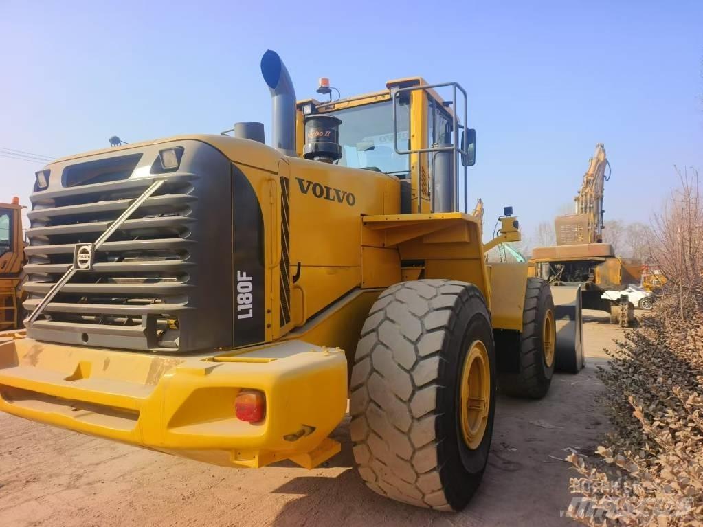 Volvo L 180 F Incarcator pe pneuri