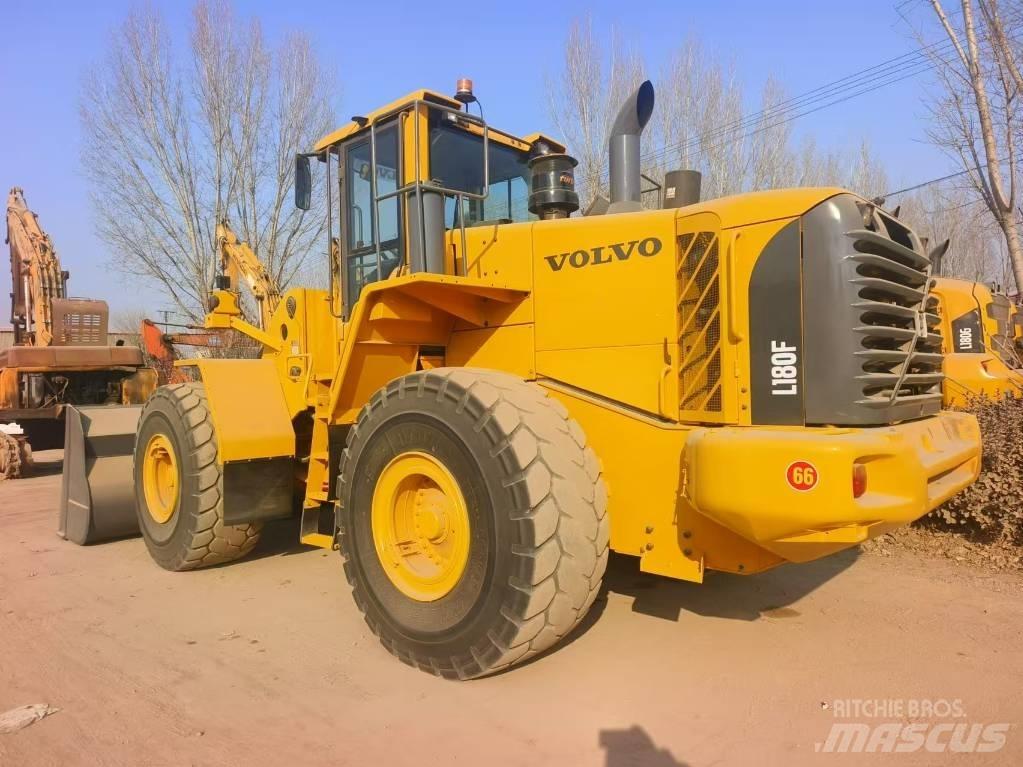 Volvo L 180 F Incarcator pe pneuri
