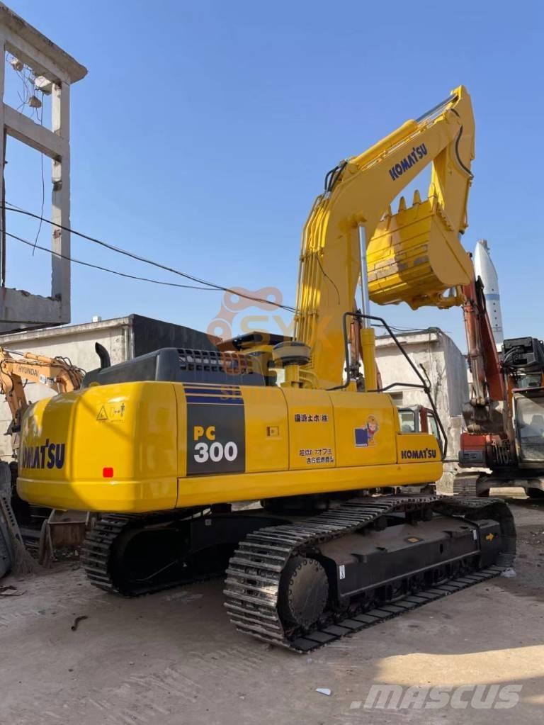 Komatsu PC 300 Excavatoare pe șenile
