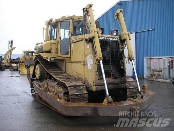 CAT D8N Buldozere pe senile